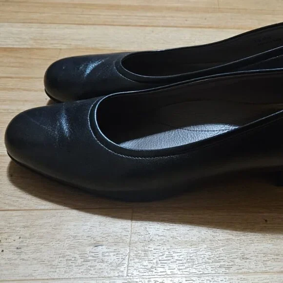 SAS Regina Pumps in Black - Picture 9 of 16